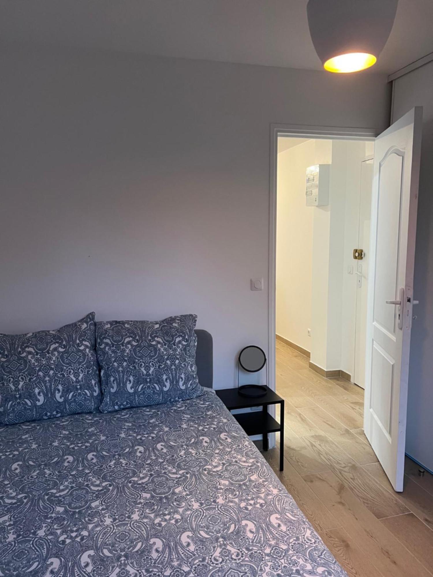 Appartement Lumineux Pres Metro Saint-Denis  Exterior foto